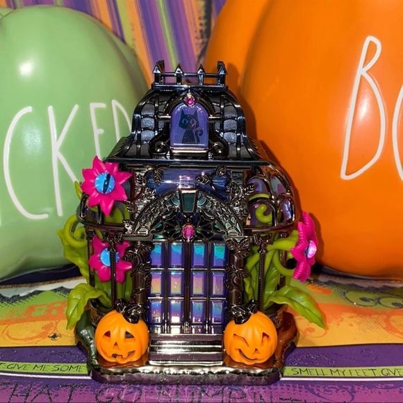 Bath & Body Works Wallflower Plug-In Halloween Haunted House Projector - Picture 2 of 12